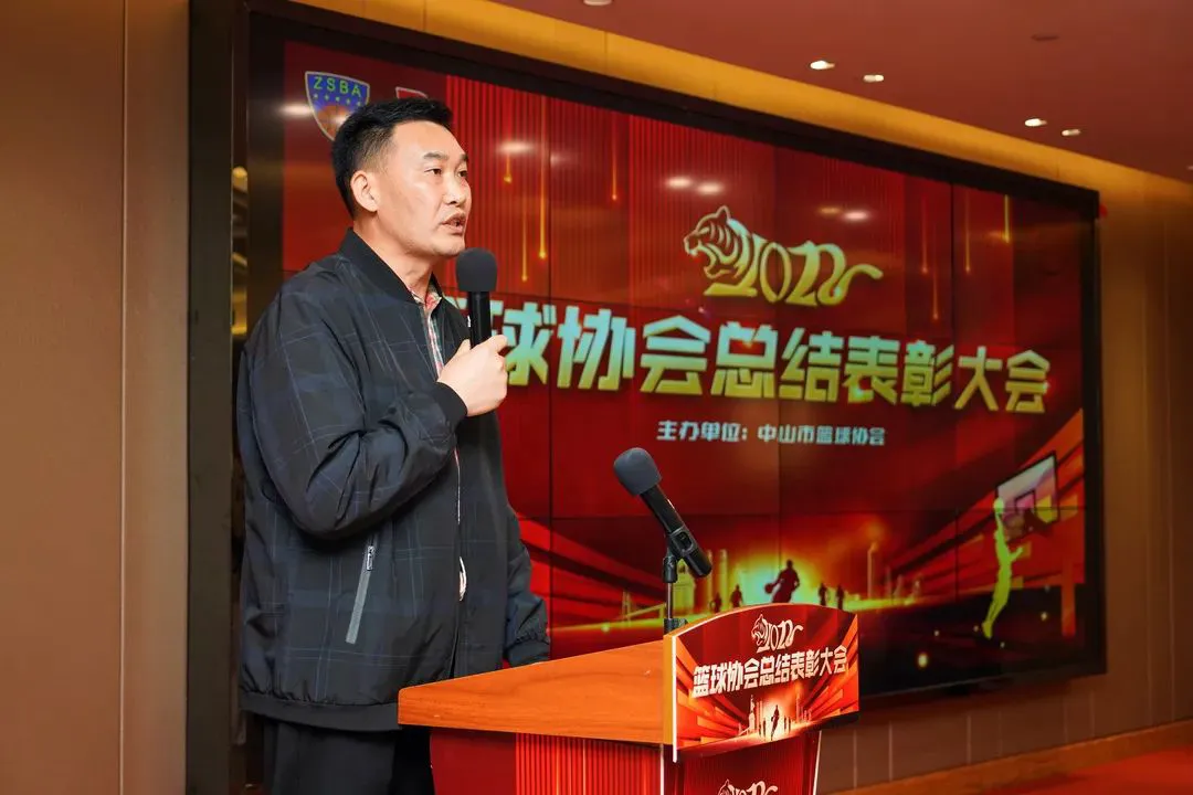 为什么篮球教练的经验很重要_0